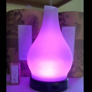 Scentsy Instill Diffuser WITH 7 Essential Oils