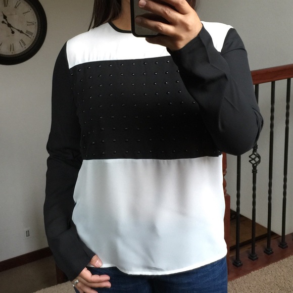 ✨SALE✨Two tone studded top - Picture 2 of 2