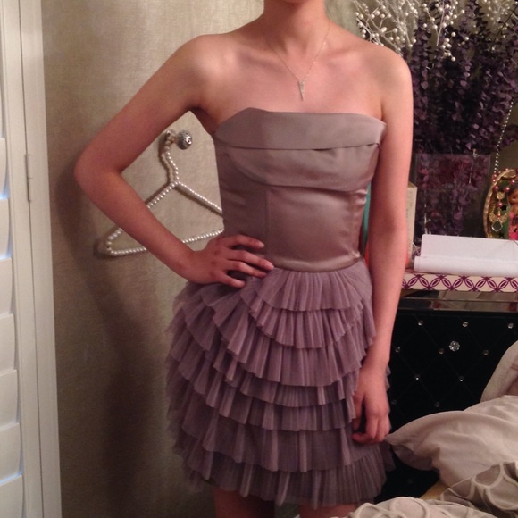 BCBG Ruffled Dress - Picture 4 of 4