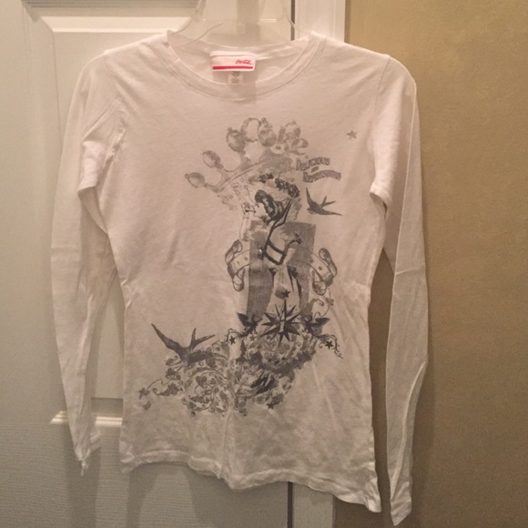 Coca-Cola Long Sleeve T shirt w silver design.