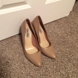 Steve Madden Nude Geniuine Leather Pumps
