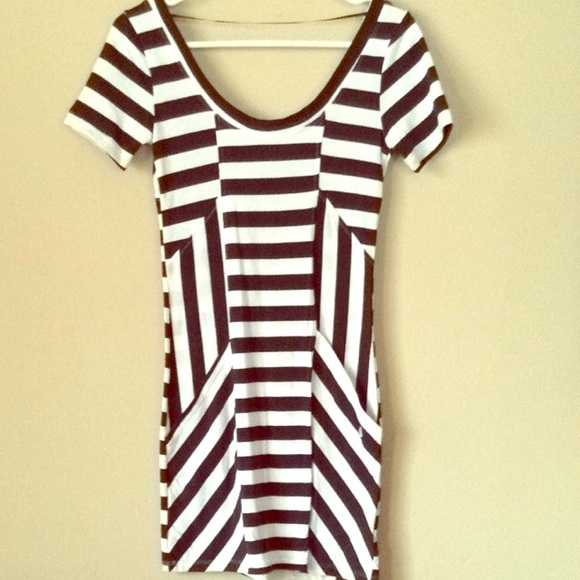 ❤NWOT Black and white striped dress❤️