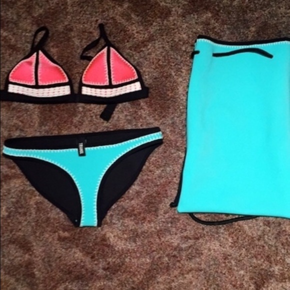 Triangl Swimsuit - Farrah - Picture 1 of 4