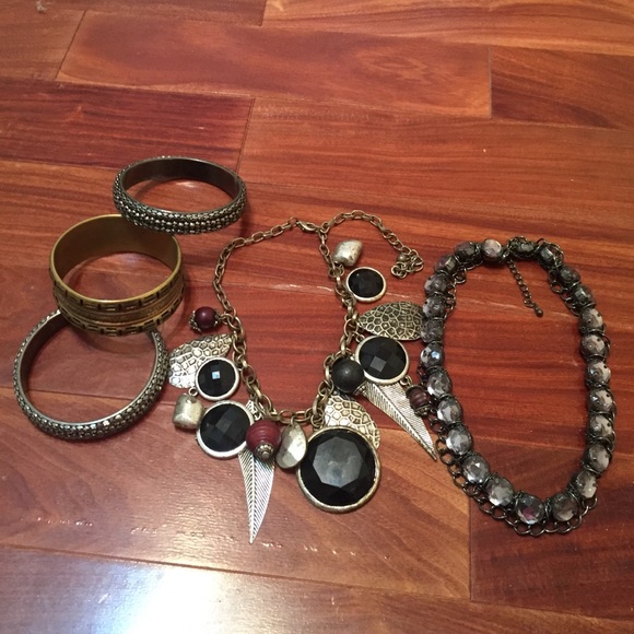 Bundle of jewelry!