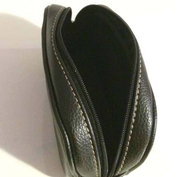 Small black makeup case - Picture 2 of 3