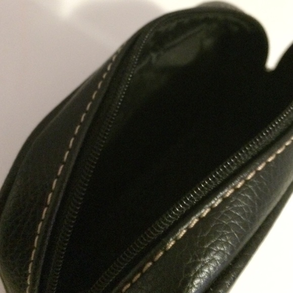 Small black makeup case - Picture 3 of 3