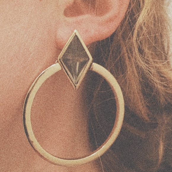 SOLD: Gold hoop earrings ! - Picture 2 of 2