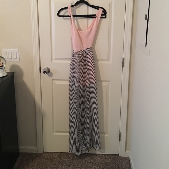 Gorgeous maxi dress! - Picture 1 of 3
