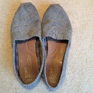 Gray Toms