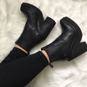 WINDSOR SMITH POMMY LEATHER BOOT