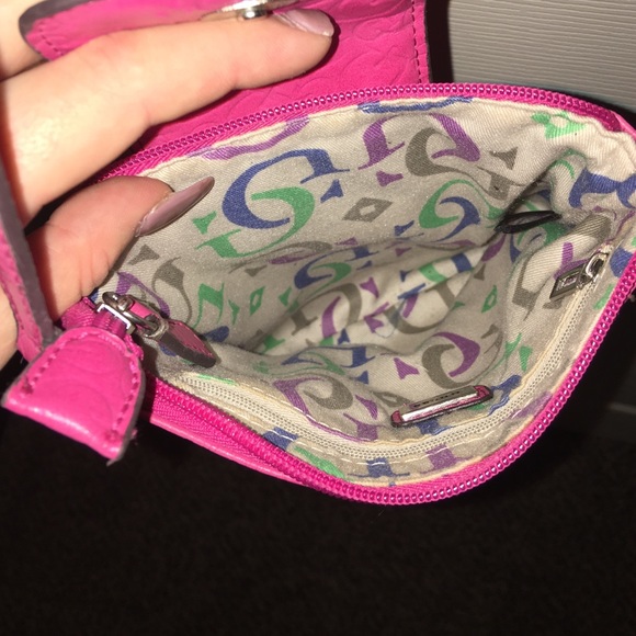 Guess purse - Picture 4 of 4