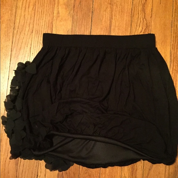 Black mini bubble skirt with ruffle - Picture 4 of 4