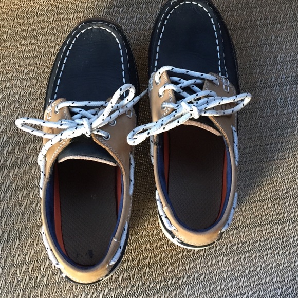 Shoes - Picture 1 of 3
