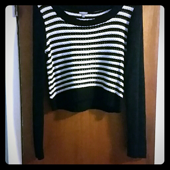 Charrloterusse crop top sweater
