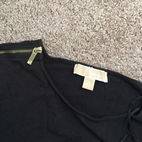 MICHAEL KORS flowy black blouse