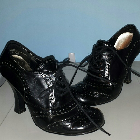 Black heel Oxfords