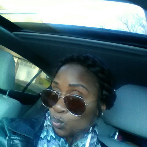 Meet your Posher, Lyniece