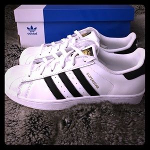 Adidas Original Superstar women's 7