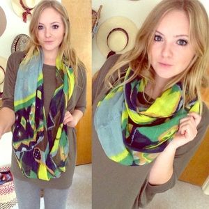Patterned infinite scarf