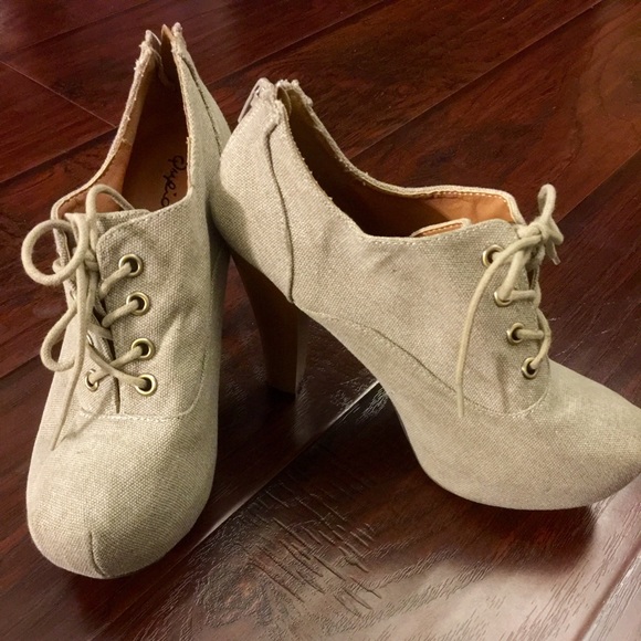 Gray heels