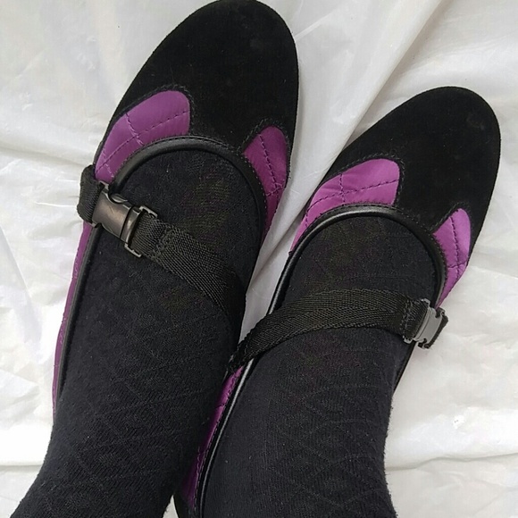 Shoes - Picture 3 of 4