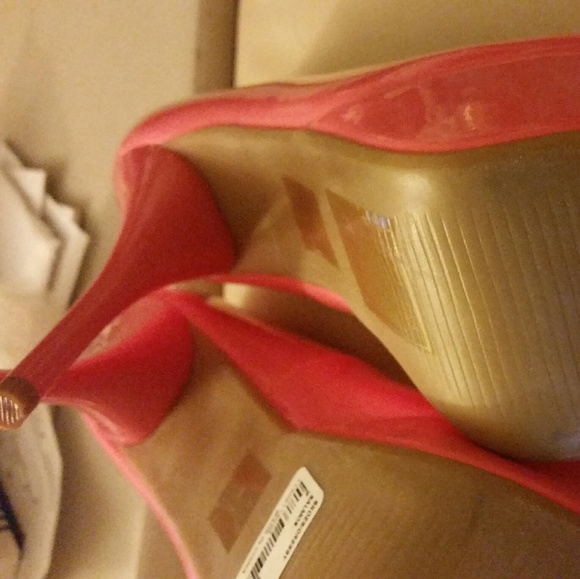 Forever21 Faux Patent Platform - Picture 4 of 4