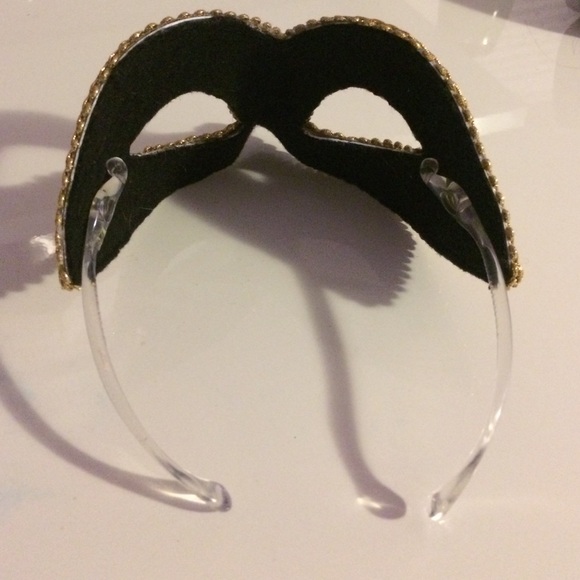Mask - Picture 3 of 3