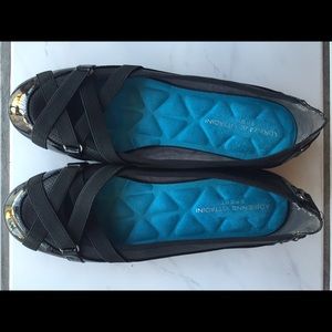 Adrienne Vitadini black sport flats