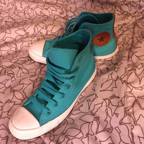 Hi top Converse