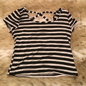 Delias crisscross back top