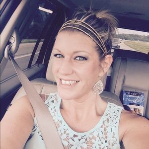 Meet your Posher, Laura