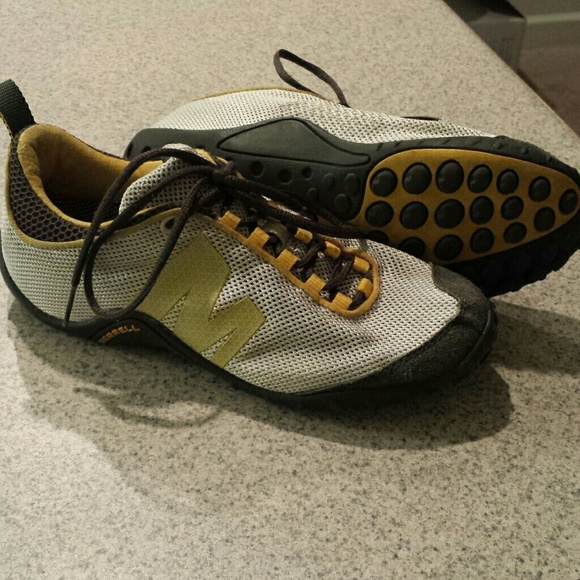 Merrill barefoot tennis shoes