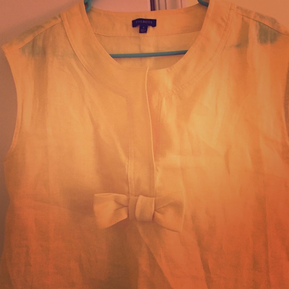 Sleeveless linen blouse