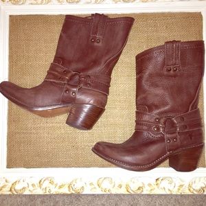 FRYE BOOTS Mid Shaft Hardly Worn!! Brown!