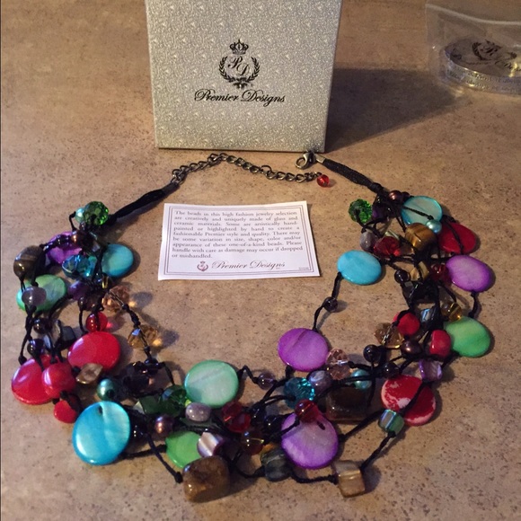 Premier Designs beautiful necklace