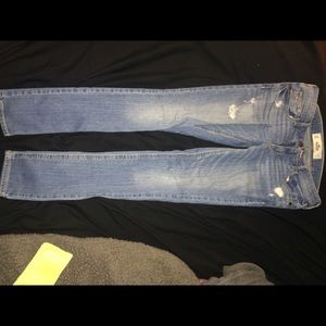Hollister skinny jeans with rips 5R