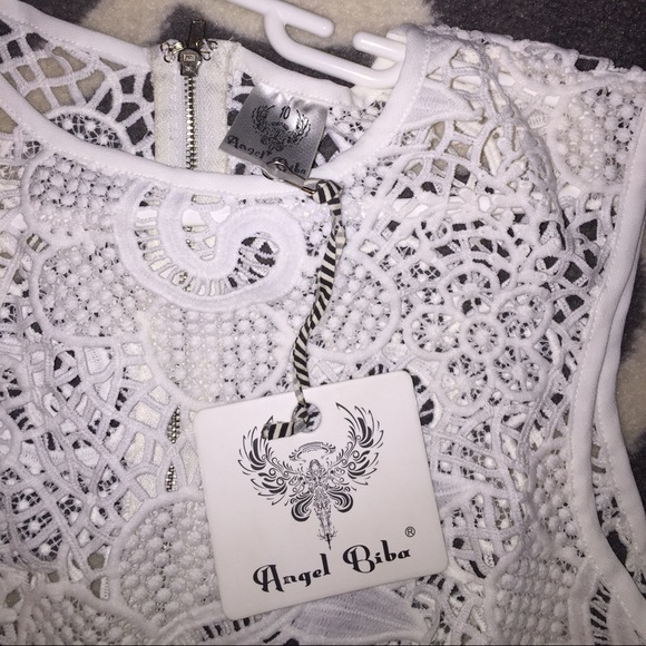 BRAND NEW WHITE DRESS SMALL/MEDIUM - Picture 3 of 3