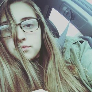 Meet your Posher, Lauren