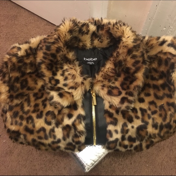 Bebe women's faux fur jacket sz med