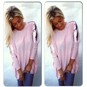 ❤Pink top with sequens on the shoulders