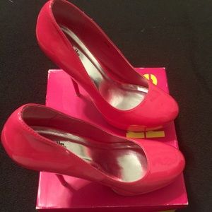 Hot pink heels!