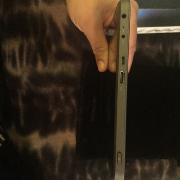 8 inch Android Tablet - Picture 3 of 4
