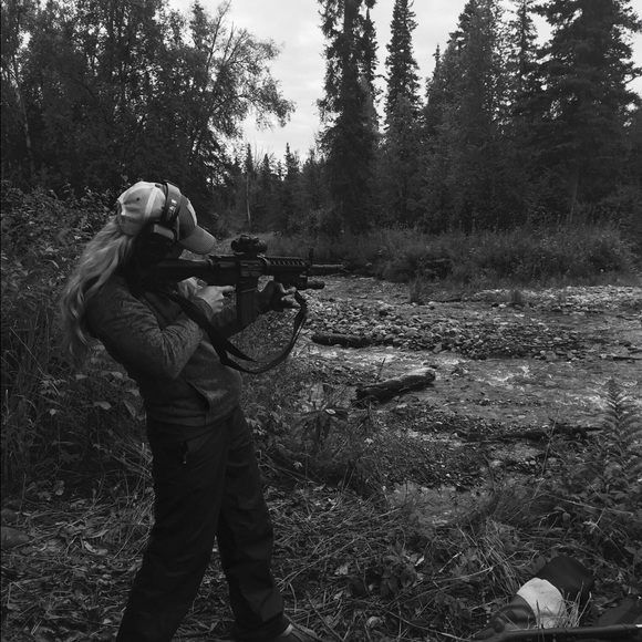 Meet your Posher, Robin - Picture 2 of 2