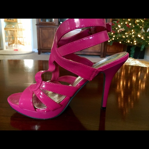 Pink heels - Picture 2 of 3