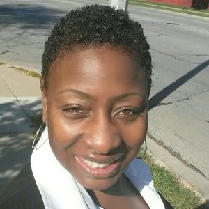 Meet your Posher, Cynthia