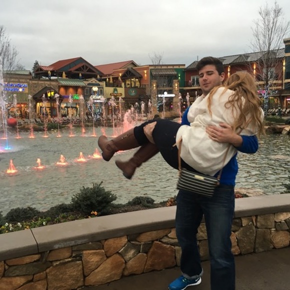 Meet your Posher, Tara - Picture 1 of 1