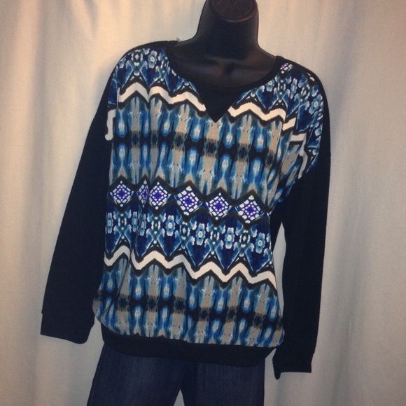 Made in USA!! Tribal print trendy top. NWT. Jr 1X - Picture 2 of 4
