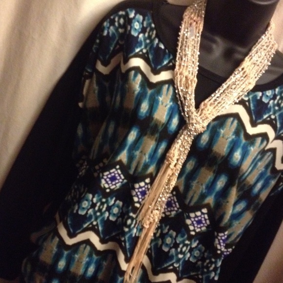 Made in USA!! Tribal print trendy top. NWT. Jr 1X - Picture 4 of 4