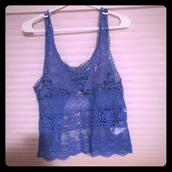 Lacy backless crop top