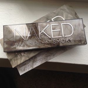 Urban Decay Naked Smoky Eyeshadow Palette